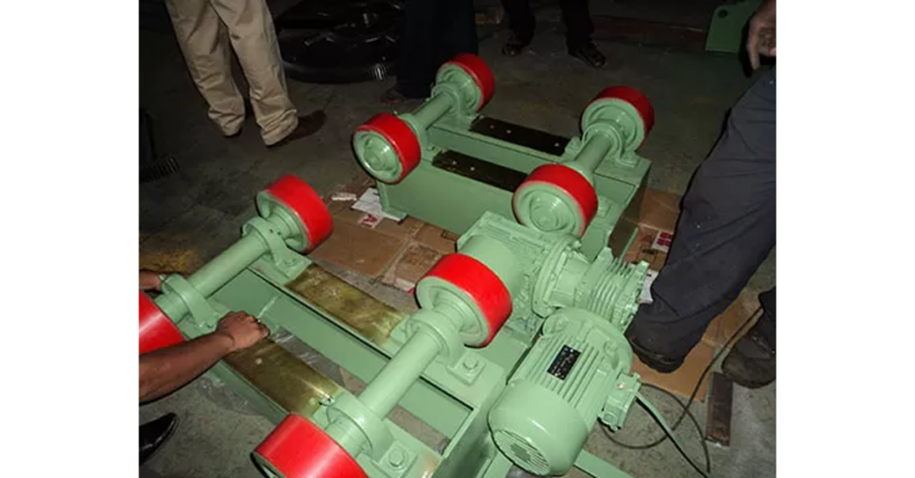 Heavy duty welding rotator with adjustable rollers for industrial pipe welding and fabrication