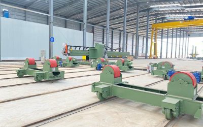 Self Centering Type Welding Rotators