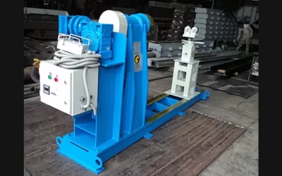 Industrial welding rotator machine used for pipe and cylindrical fabrication in workshop